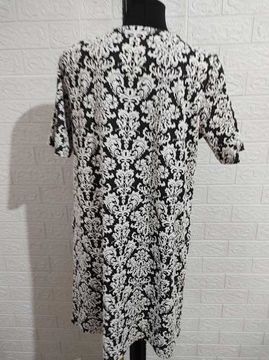 Sukienka śliczny wzór elastyczna rozmiar L cena 25 zł