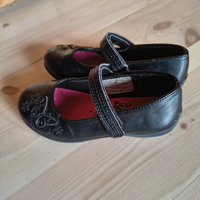 Buty galowe skórzane czarne z paskiem