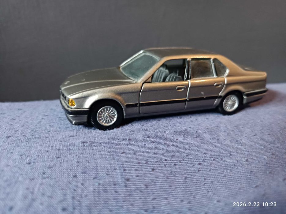 Bmw 735 i w skali 1;43 firmy Gama