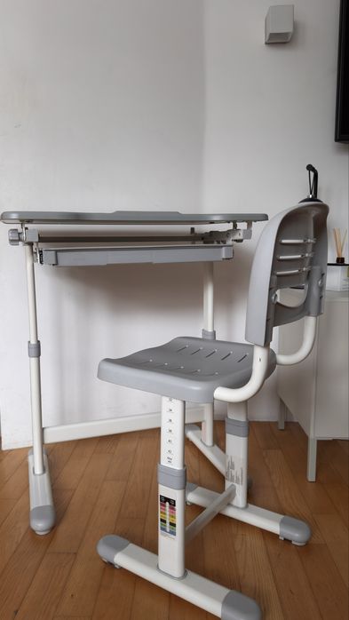 biurko z krzeslem rosnace z dzieckiem