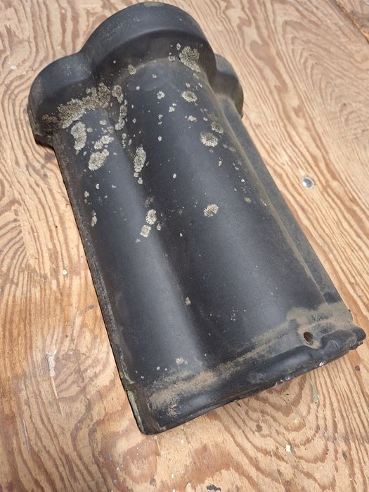 Gąsior dachowy ceramiczny grafit z rozbiórki