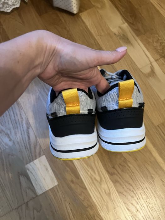 Кросівки чоловічі 42