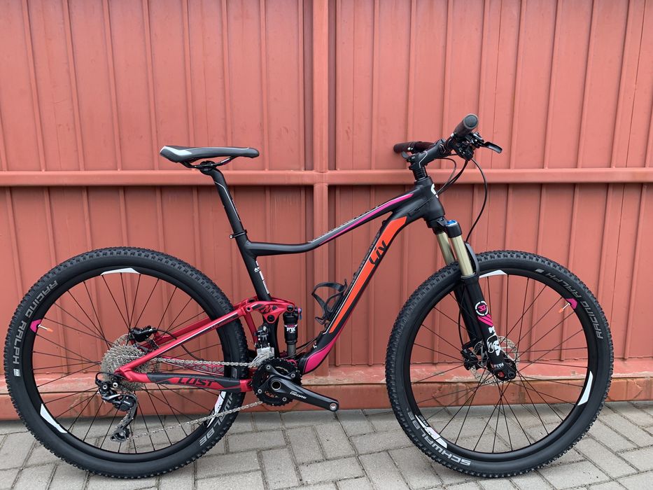 Giant Liv двопідвіс fox 27,5