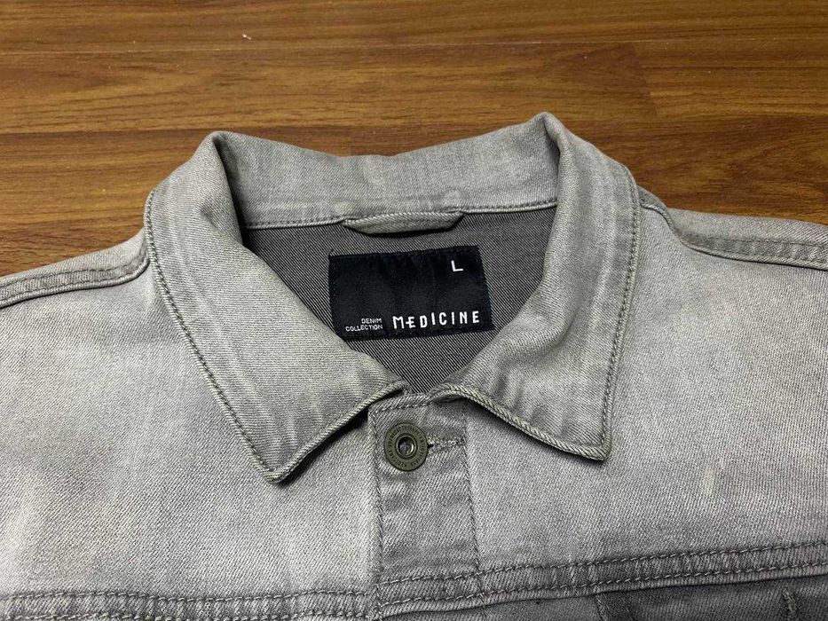 Джинсовка Medicine Grey світло сіра (Розмір L, на M-L)
