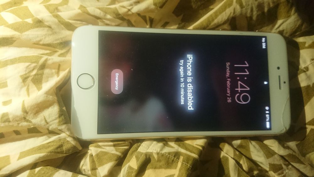 iphone 6s plus из США пароль экрана