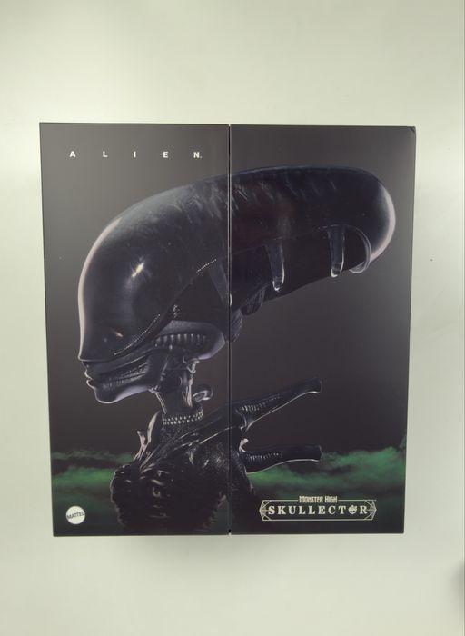 Mattel Creations x Monster High Skullector Alien Doll