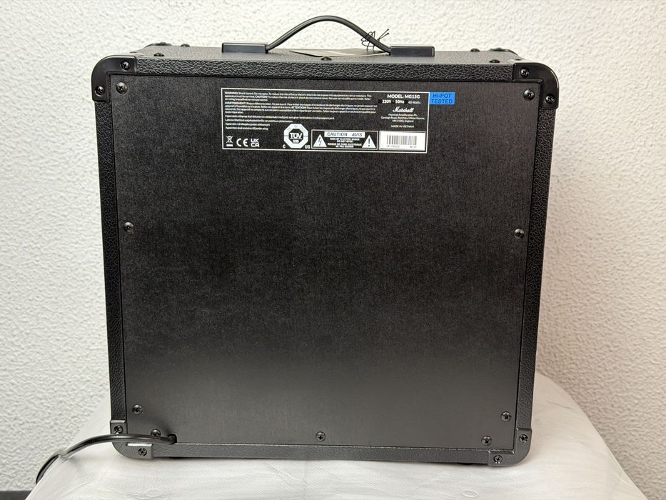 Amplificador Marshall MG15G