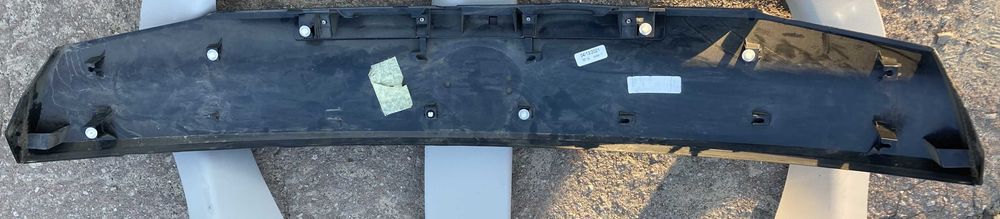 Nissan Leaf ZE1 908105SA0A Накладка кришки багажника