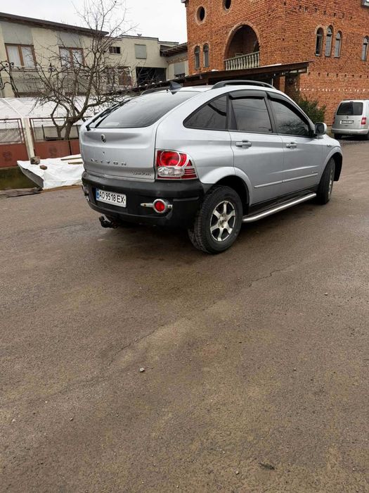 SsangYong 2010 Рік 2.0 дізель автомат