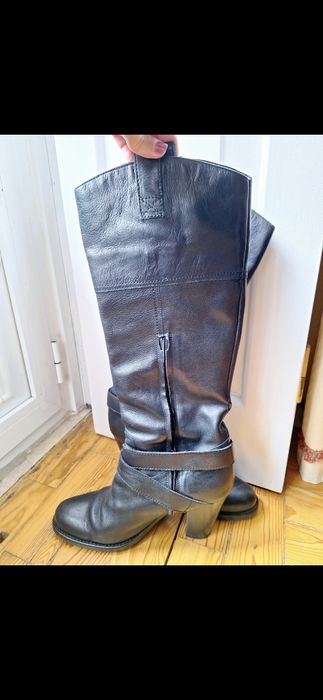 Botas de pele pretas