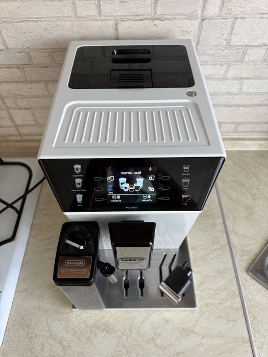 Кавомашина Delonghi PrimaDonna Class ECAM 550.65.W