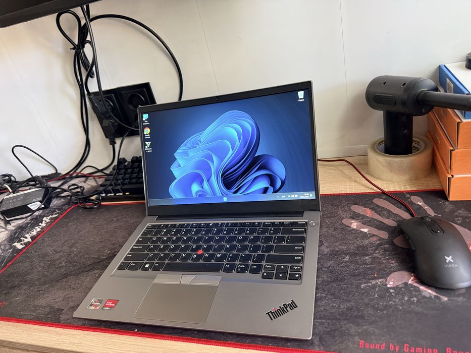 Ноутбук потужний Lenovo Ryzen 5625+24ddr+m2 ssd+AMD Vega 7 4gb стан нового!