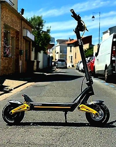 Trotinete Elétrica OOTD S10 (1400W) – Como Nova (Apenas 20km) 70km autonomia/ 55kmh