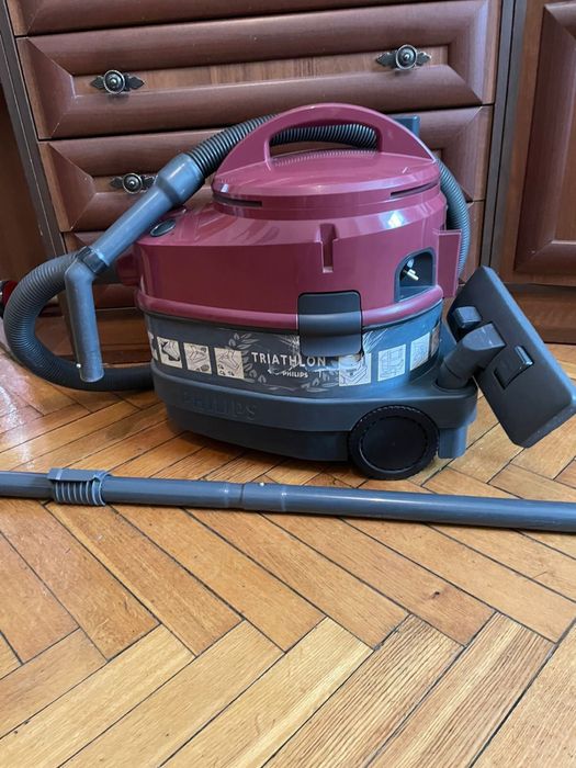Пылесос Philips Triathlon 1400