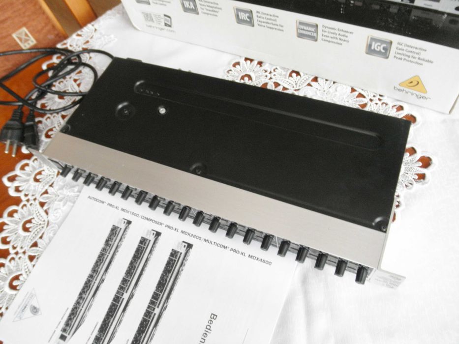 Behringer MDX4600 MULTICOM PRO-XL. ekspander/bramka/kompresor/limiter.