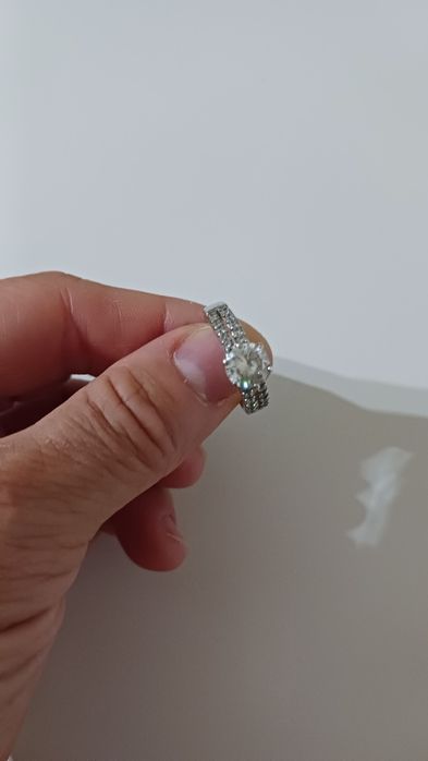 Anel solitario em prata novo