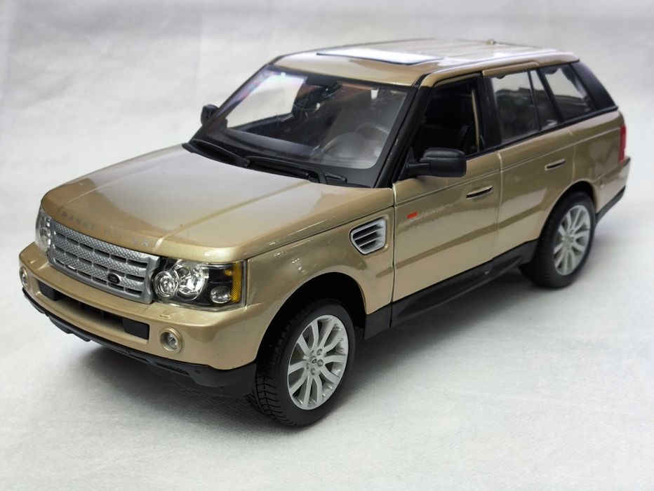 Модель Range Rover Sport 1/18 Bburago