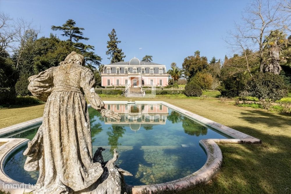 Palacete de inspiração neoclássica francesa com jardim botânico de Jea