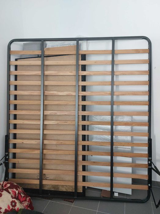 Cama 180x200cm: cabeceira e sommier com estrado elevatório (sem colchão)