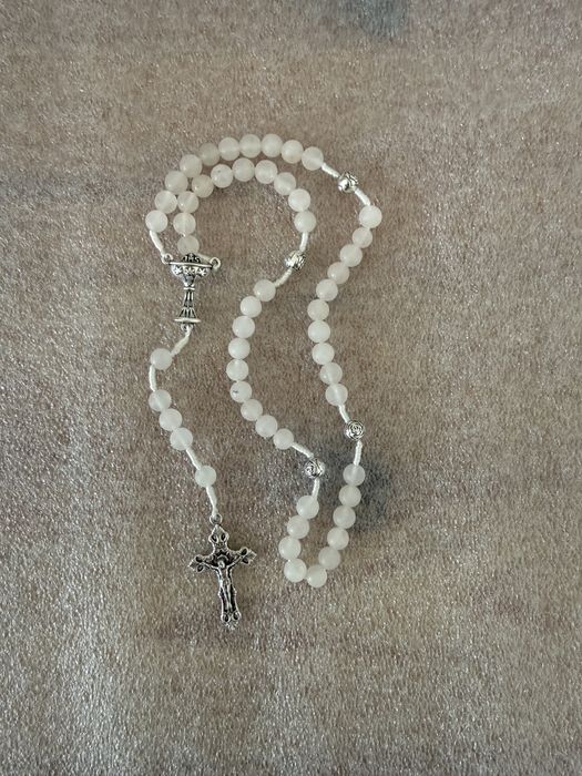 Różaniec komunijny Kwarc Rózowy długosc 32 cm