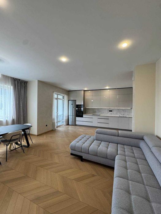 Продаж будинку з ремонтом по вулиці Кульпарківська біля Rivyera City
