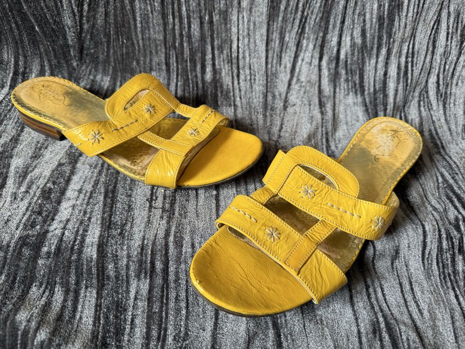 Skórzane klapki Laura Rosa 39