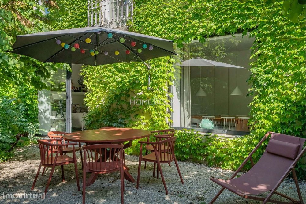 Exclusiva Moradia Histórica no Coração de Odivelas