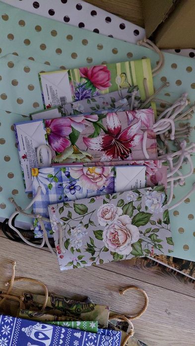 Ящик товарів для свята