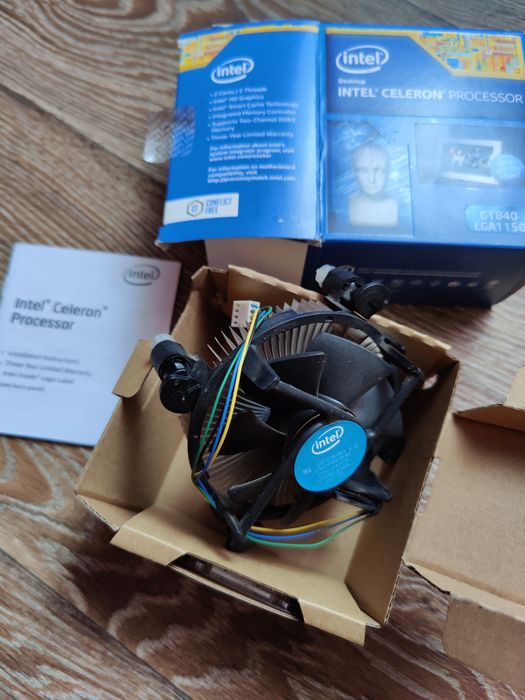 Intel Celeron G1840 (Socket LGA1150) + кулер