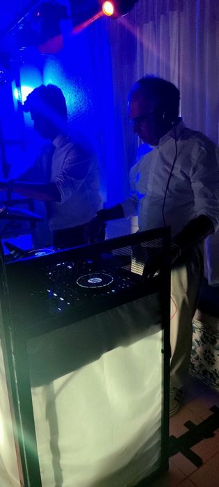 DJ freelancer, animação de eventos.