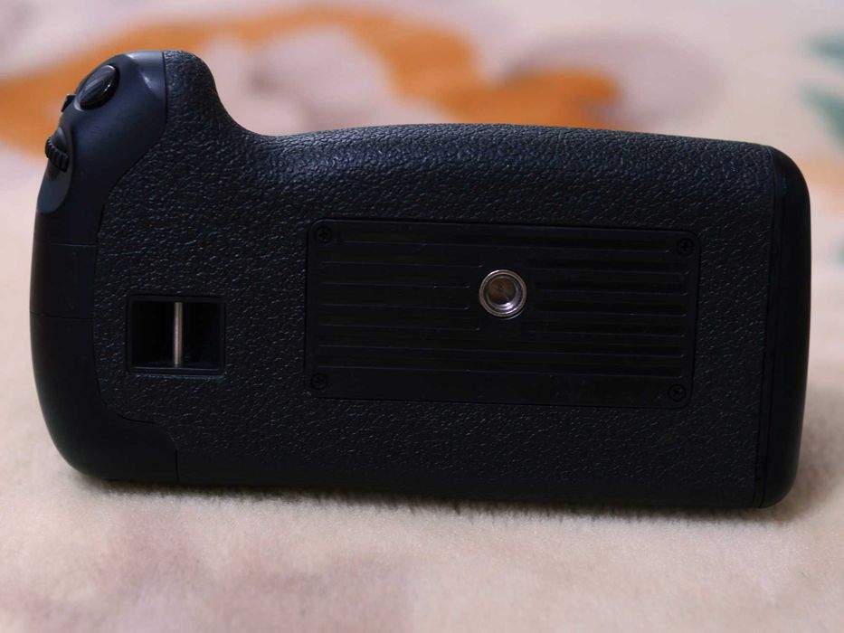 Vello BG-C9 Батарейний блок (battery Grip) для Canon 5D Mark III