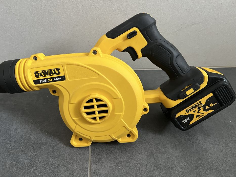 Акум. Повітродуйка  Dewalt DCV 100 + АКБ 4.0 Ah