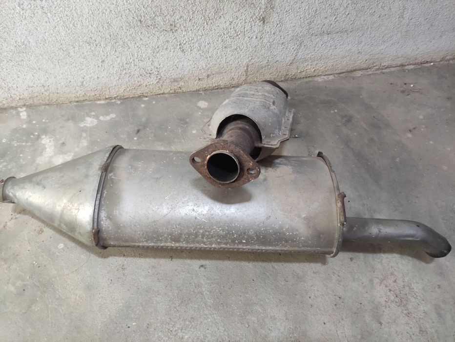 Panela de escape e catalizador