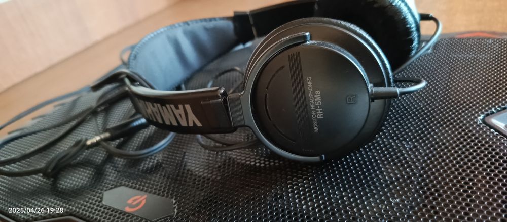 Навушники Yamaha