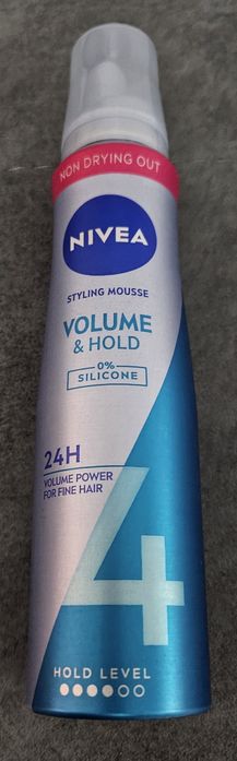 Pianka do włosów Nivea Volume & Hold