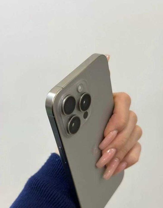 iPhone 15 Pro Max, 256 ГБ, SIM + eSIM