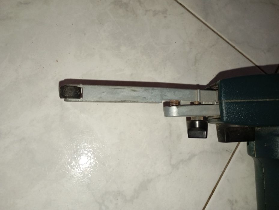 Lixadeira Black & Decker KA292E 350W – Com Acessórios e Manuais