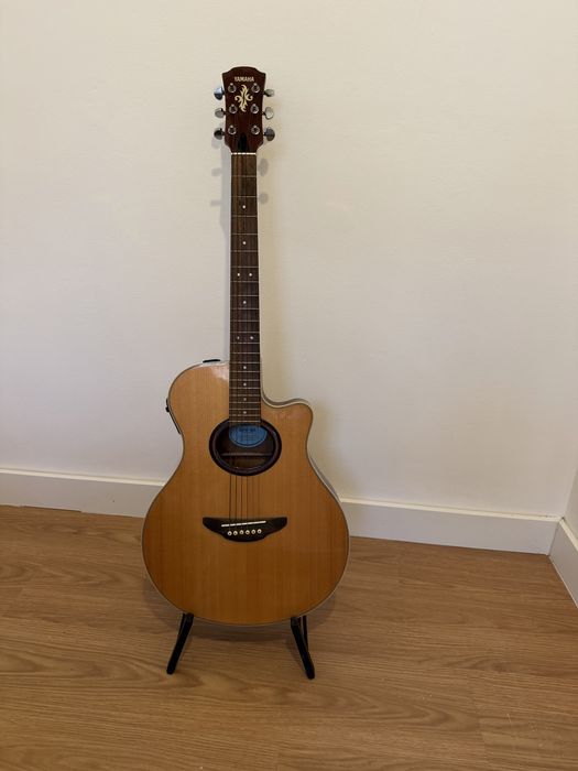Yamaha guitar 6 string