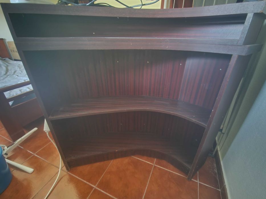 ( GRÁTIS ) Móvel de bar / Balcão com prateleiras