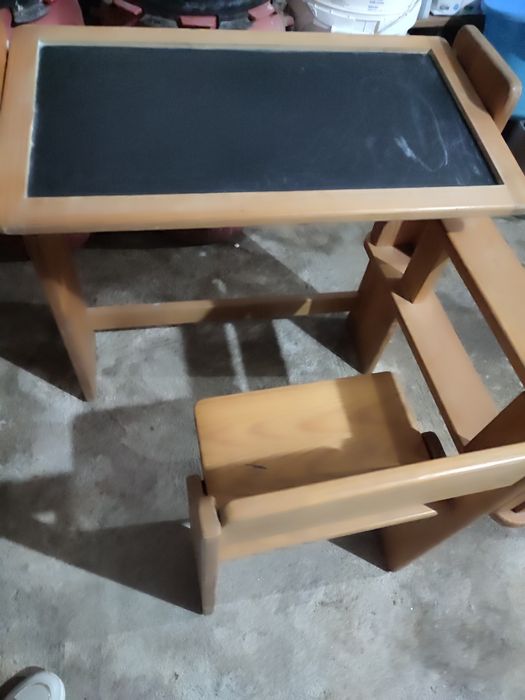 Mesa de criança em madeira