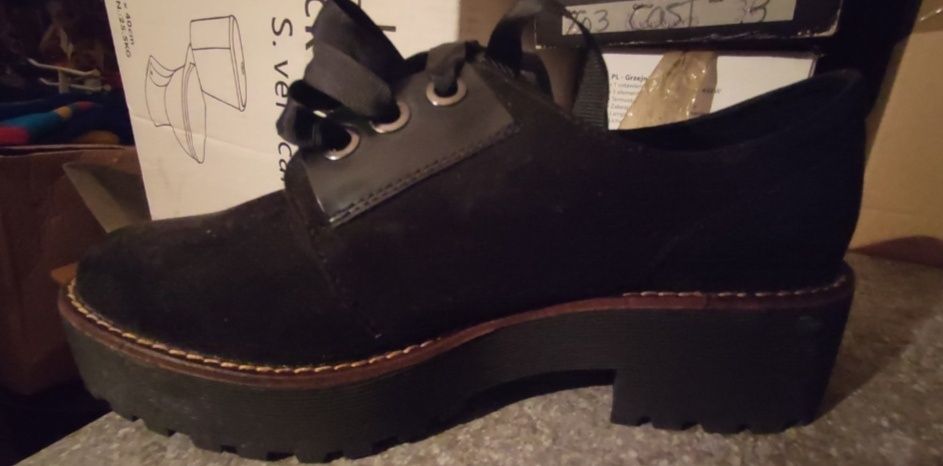 Sapatos Stradivarius