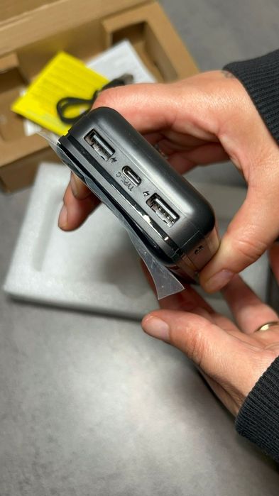 Bateria com capacidade de 20000mha composta por carbono