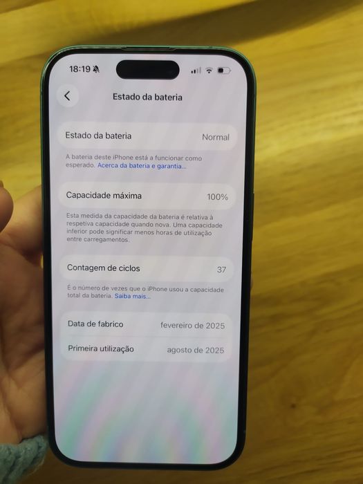 Iphone 16 azul / Verde