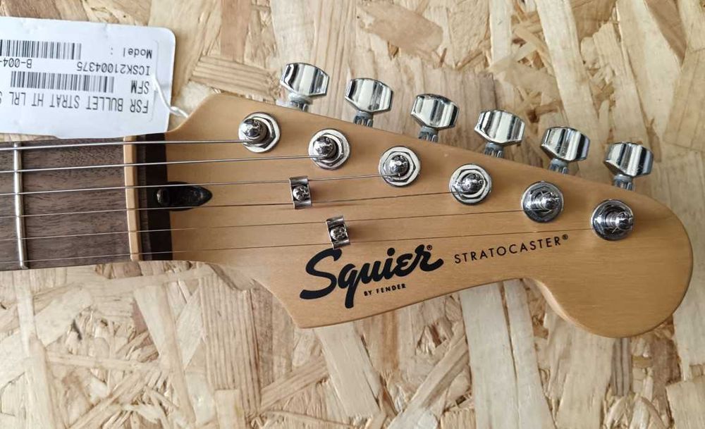 Fender Squier Bullet Stratocaster ht Sfm Seafoam Green