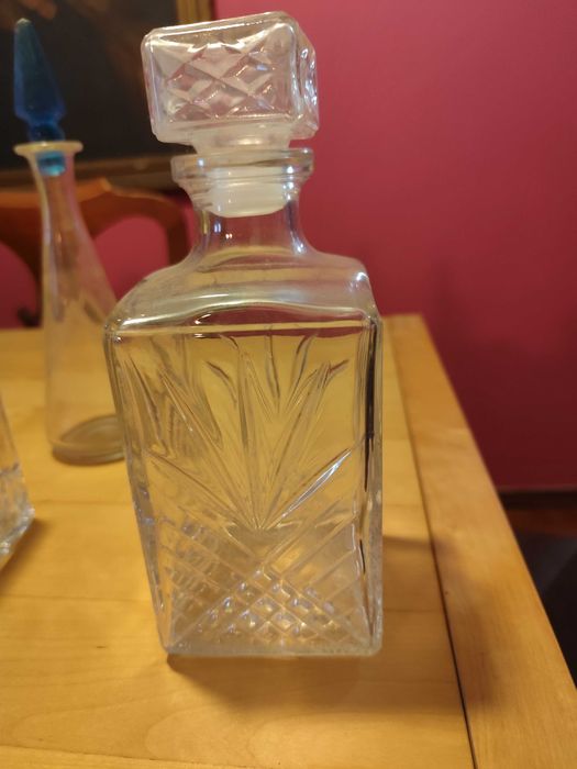 Garrafa antiga para licor ou outra bebida.