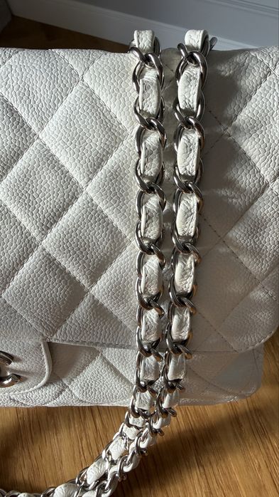 Torebka Chanel Jumbo Classic Single Flap biala