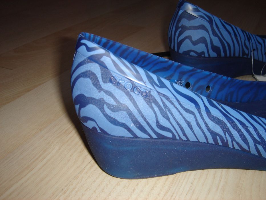 Балетки Crocs Carlisa Animal Graphic Miniwedge