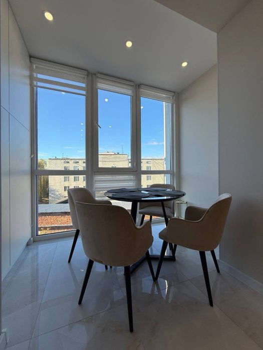 Продається стильна 2 кімнатна квартира в клубному будинку поблизу Цент