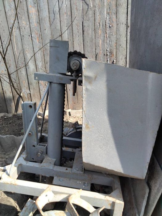 Картоплесажалка саморобна