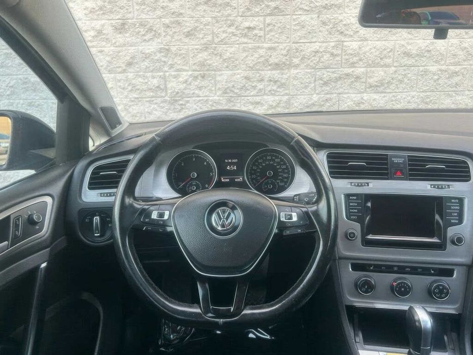 Volkswagen Golf SE      2015